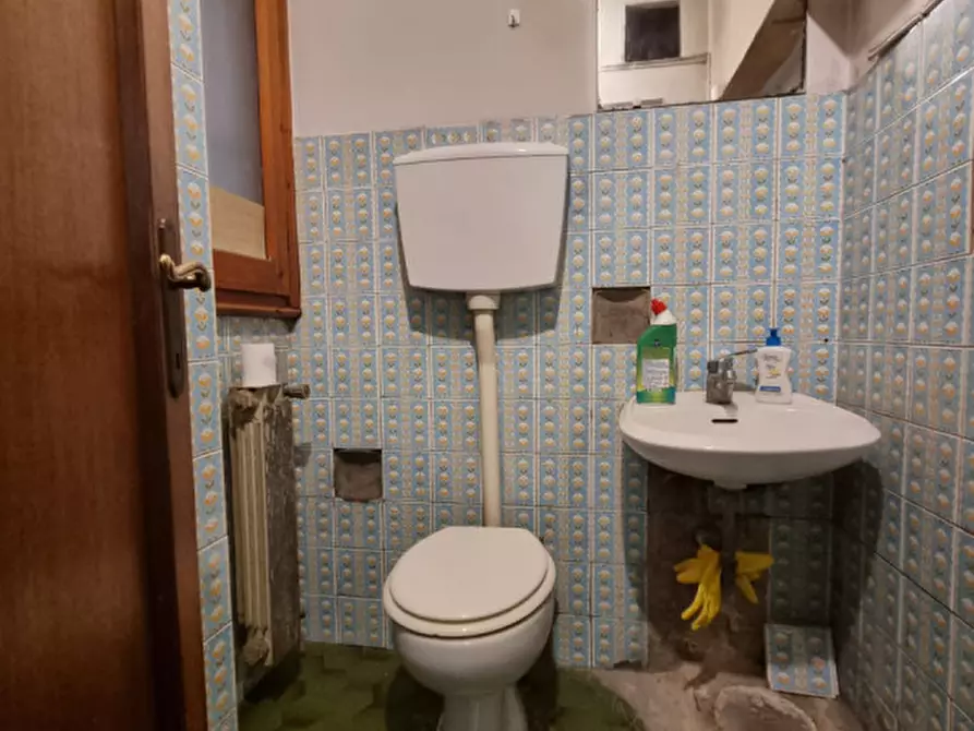 Immagine 12 di Negozio in vendita  in VIA DEGLI ARTISTI a Firenze