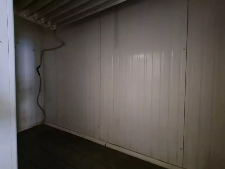 Immagine 17 di Negozio in vendita  in VIA DEGLI ARTISTI a Firenze