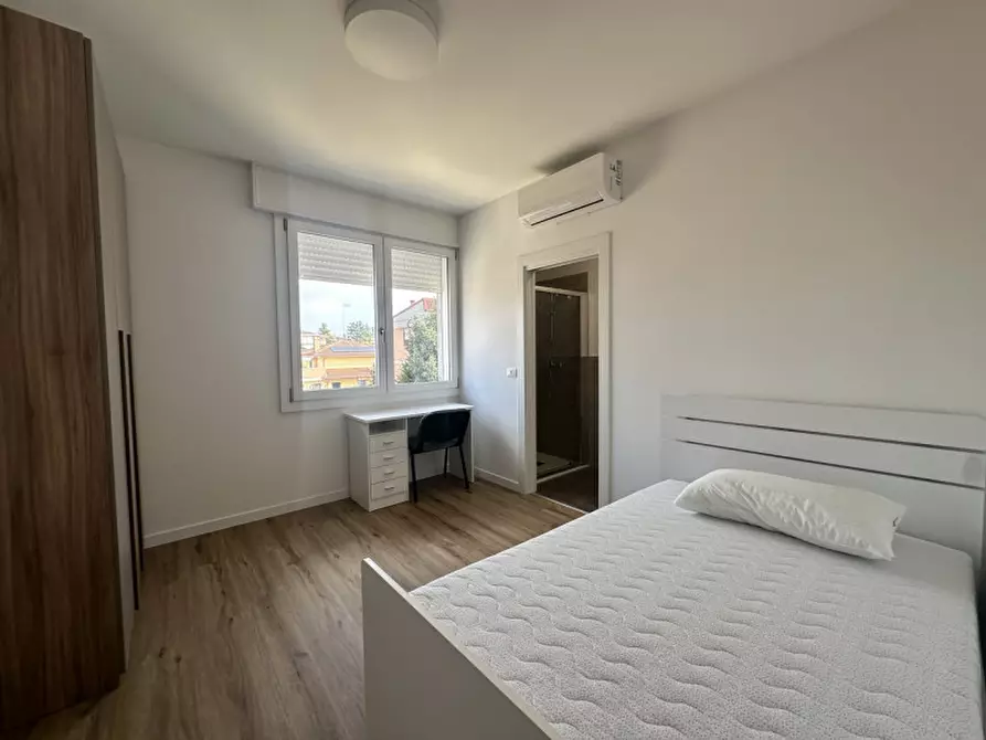 Immagine 2 di Camera in vendita  in Via Egidio Forcellini a Padova