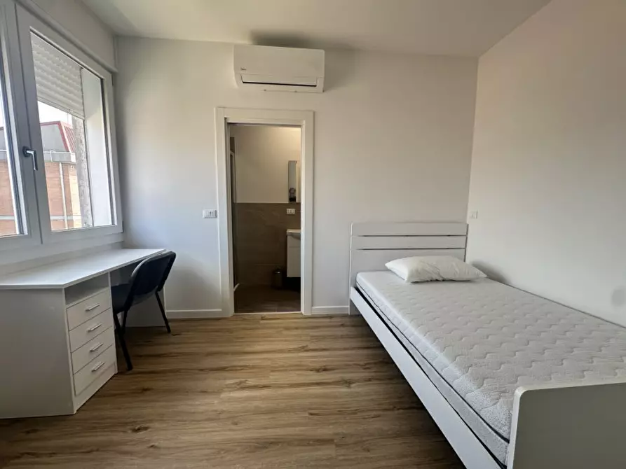 Immagine 8 di Camera in vendita  in Via Egidio Forcellini a Padova