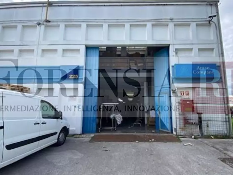 Immagine 2 di Magazzino in vendita  in CIS di Nola a Nola