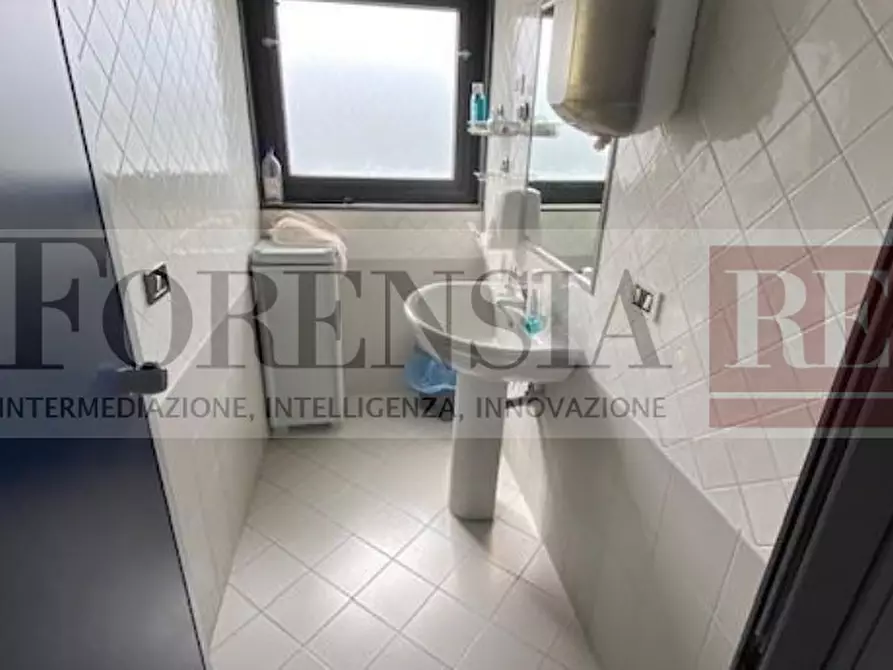 Immagine 7 di Magazzino in vendita  in CIS di Nola a Nola