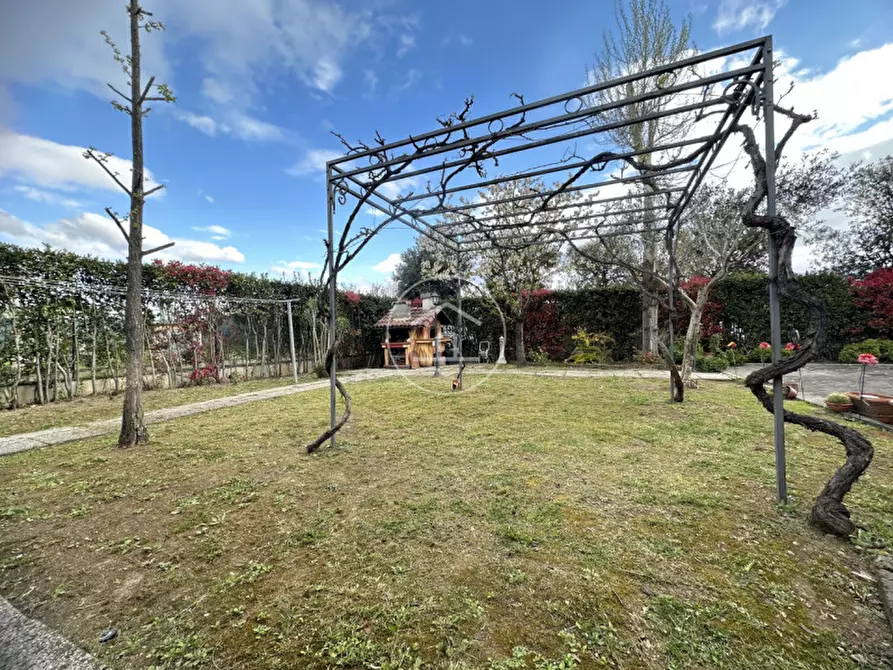 Immagine 18 di Appartamento in vendita  in Via di Limite 107 a Campi Bisenzio