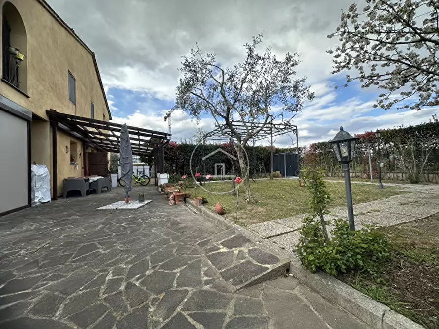 Immagine 21 di Appartamento in vendita  in Via di Limite 107 a Campi Bisenzio