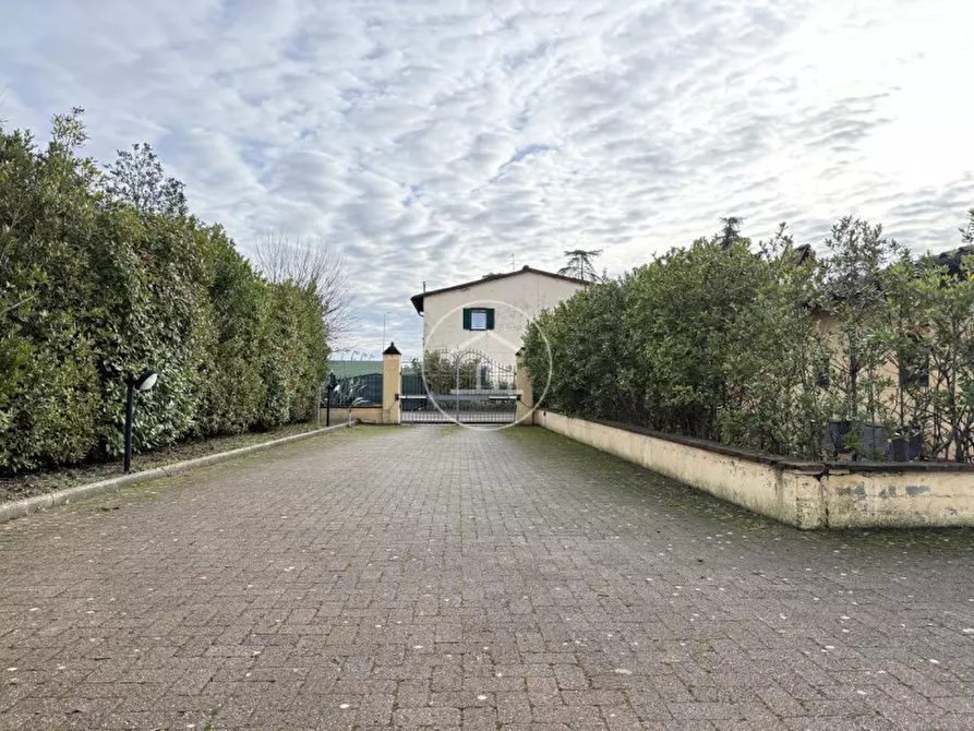 Immagine 27 di Appartamento in vendita  in Via di Limite 107 a Campi Bisenzio