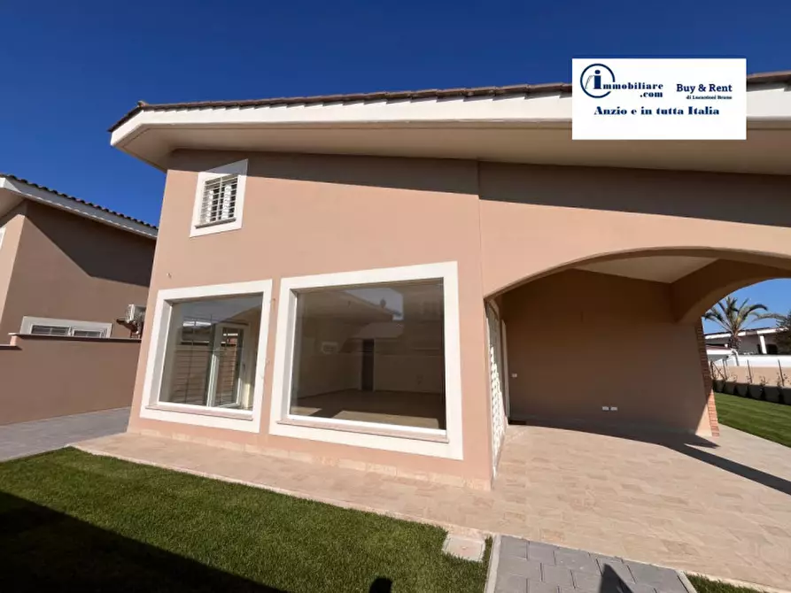 Immagine 10 di Casa bifamiliare in vendita  in via miglioramento a Anzio