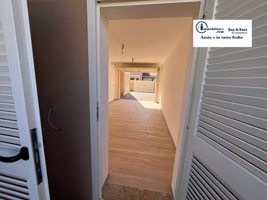 Immagine 35 di Casa bifamiliare in vendita  in via miglioramento a Anzio