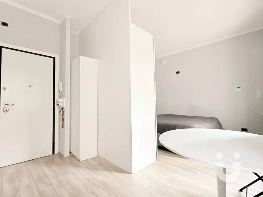 Immagine 4 di Appartamento in vendita  in Via Riccardo Bianchi a Roma