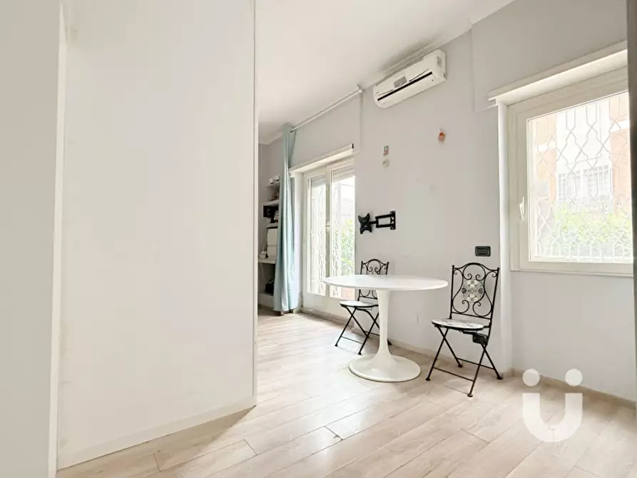 Immagine 5 di Appartamento in vendita  in Via Riccardo Bianchi a Roma