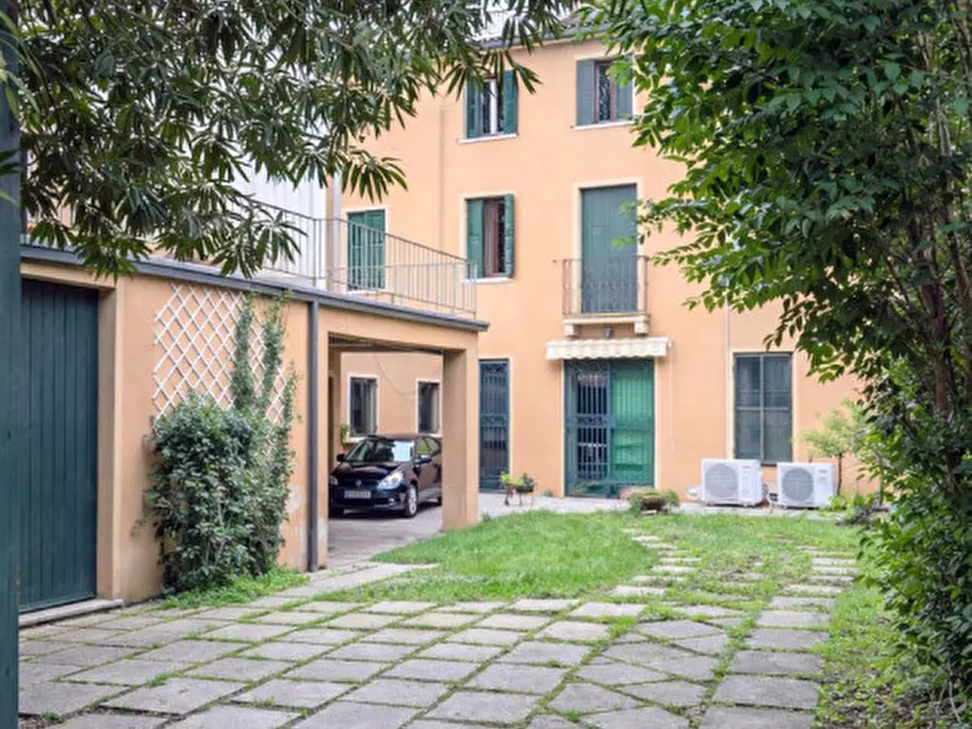 Immagine 4 di Casa bifamiliare in vendita  in VIA MORGAGNI a Padova