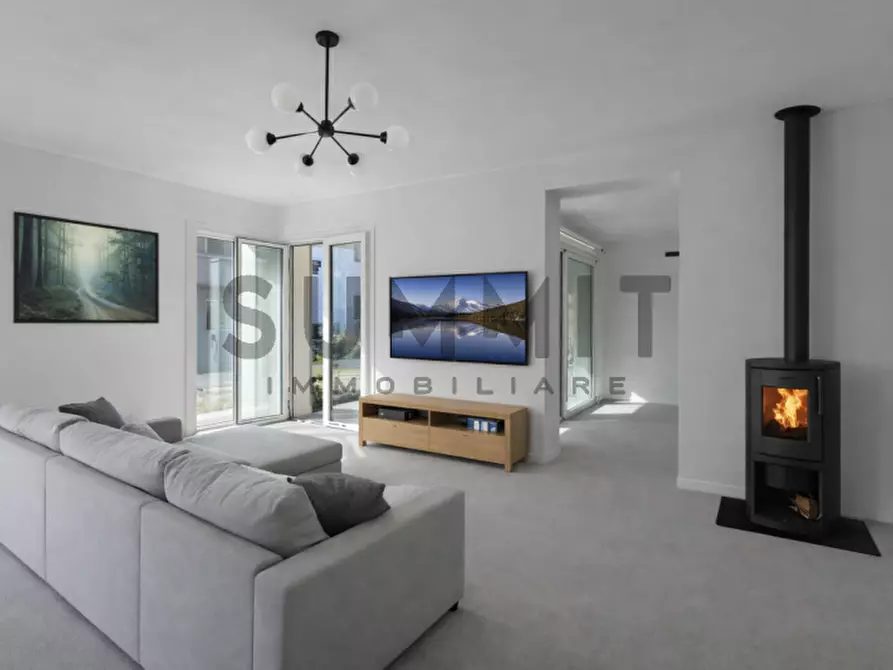 Immagine 1 di Villa in vendita  a Schio