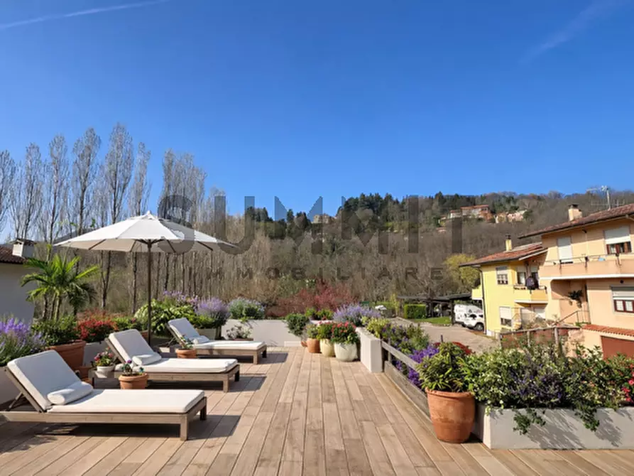 Immagine 10 di Villa in vendita  a Schio