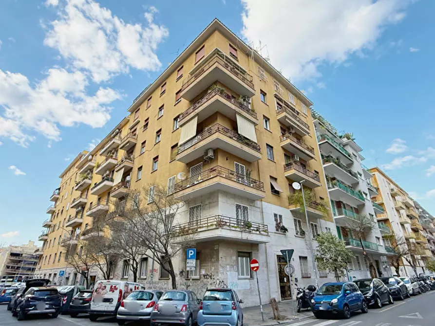 Immagine 1 di Appartamento in vendita  in Via Fregene a Roma