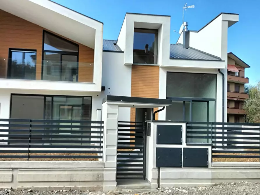 Immagine 1 di Appartamento in vendita  in Via delle Mimose a Marciana