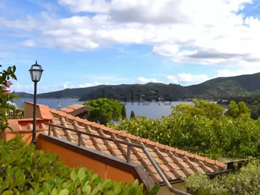 Immagine 3 di Appartamento in vendita  in Via delle Mimose a Marciana