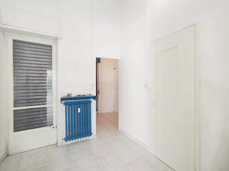 Immagine 4 di Negozio in affitto  in Via Sestriere 51 a Moncalieri