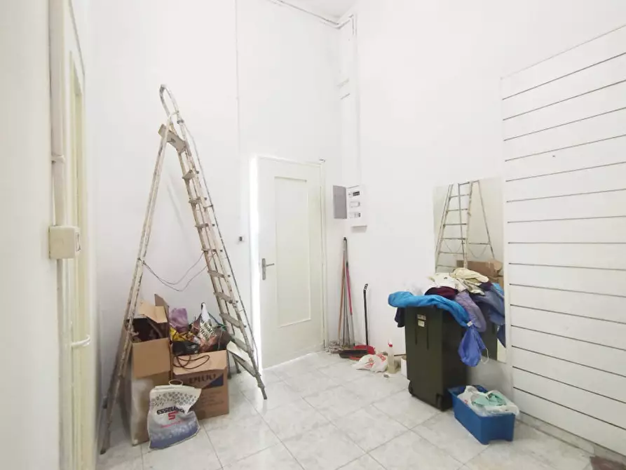 Immagine 5 di Negozio in affitto  in Via Sestriere 51 a Moncalieri