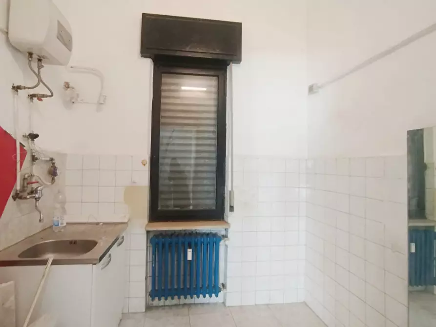 Immagine 7 di Negozio in affitto  in Via Sestriere 51 a Moncalieri