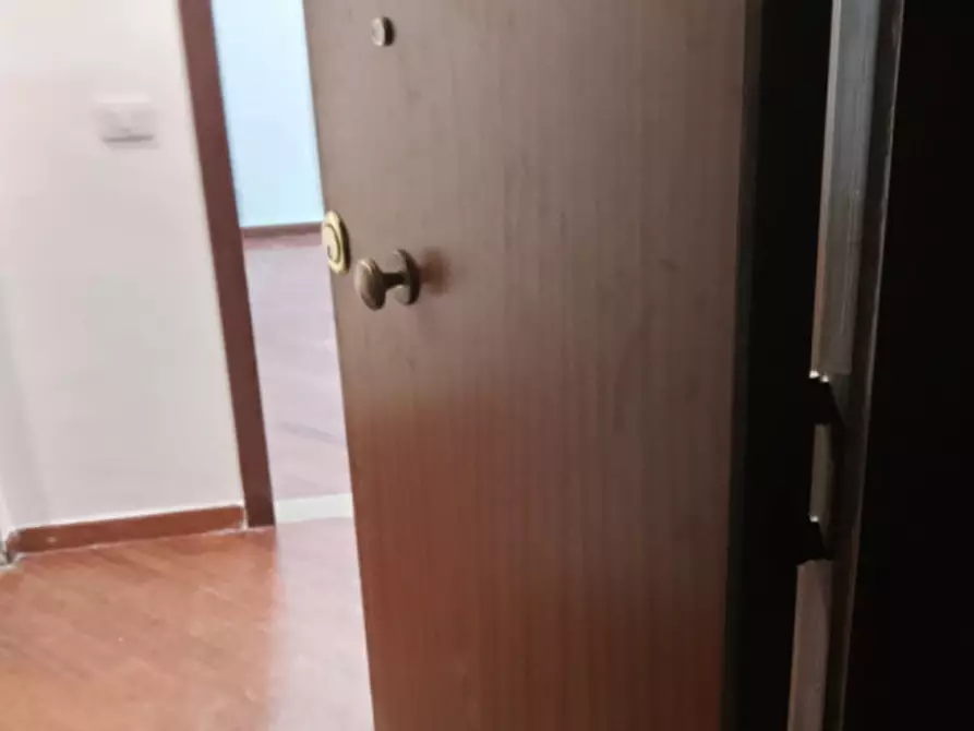 Immagine 14 di Appartamento in affitto  in largo donna regina 27 a Napoli