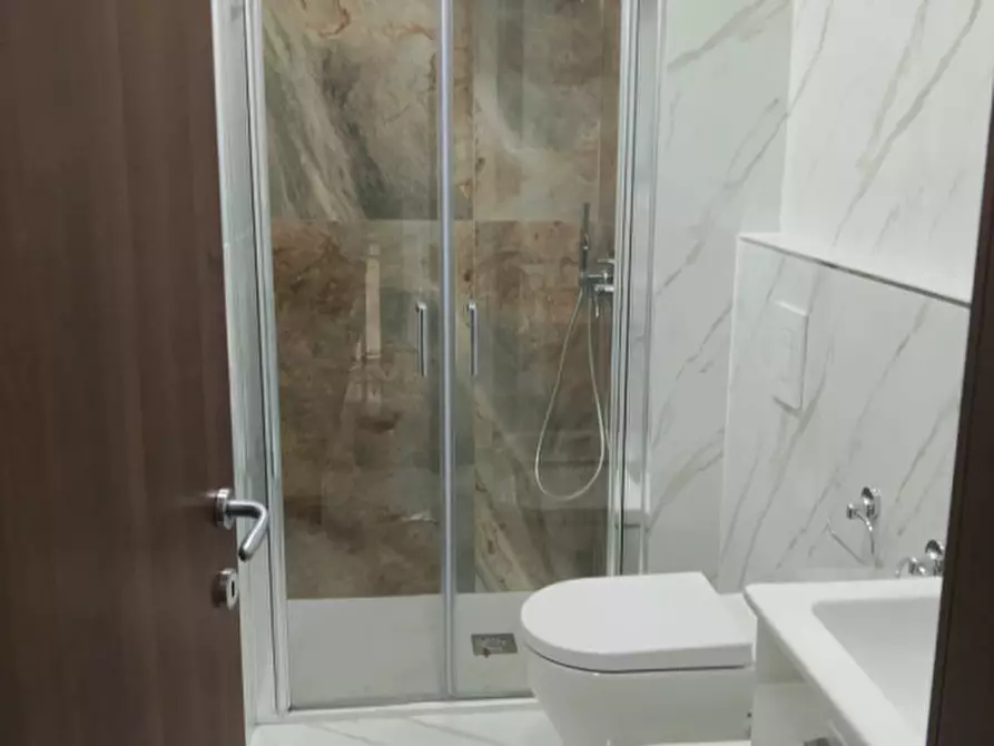 Immagine 15 di Appartamento in affitto  in largo donna regina 27 a Napoli