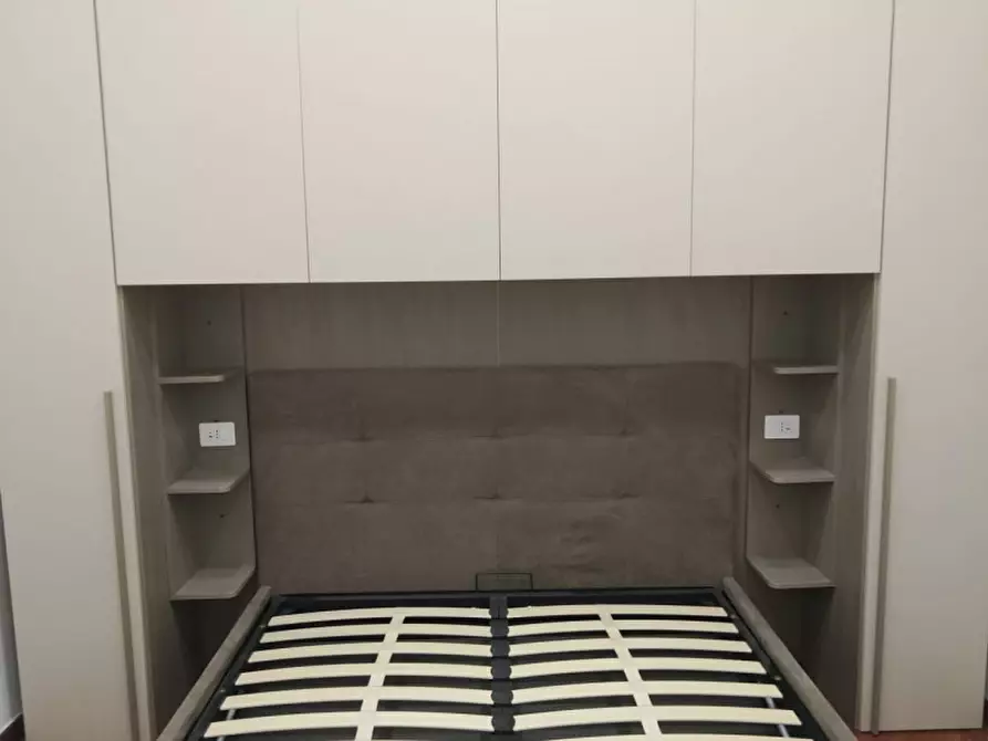 Immagine 18 di Appartamento in affitto  in largo donna regina 27 a Napoli