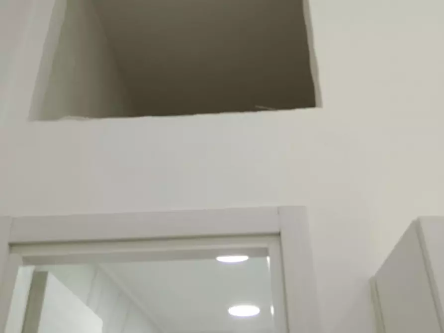Immagine 26 di Appartamento in affitto  in largo donna regina 27 a Napoli