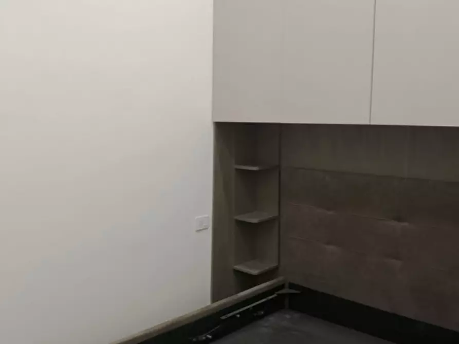 Immagine 33 di Appartamento in affitto  in largo donna regina 27 a Napoli