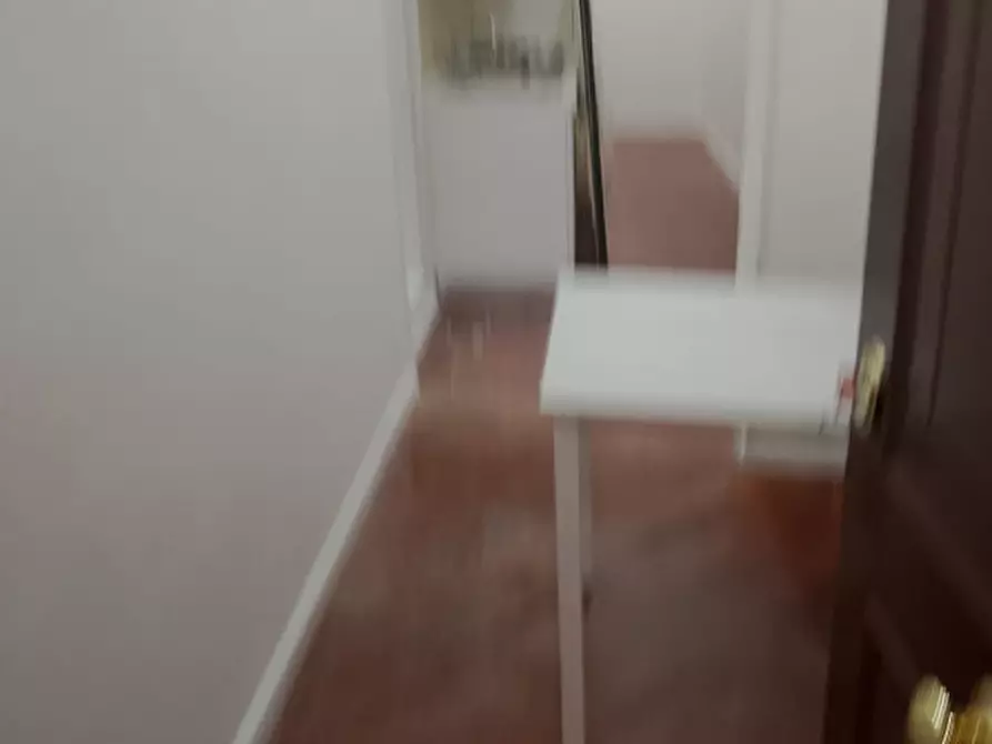 Immagine 37 di Appartamento in affitto  in largo donna regina 27 a Napoli