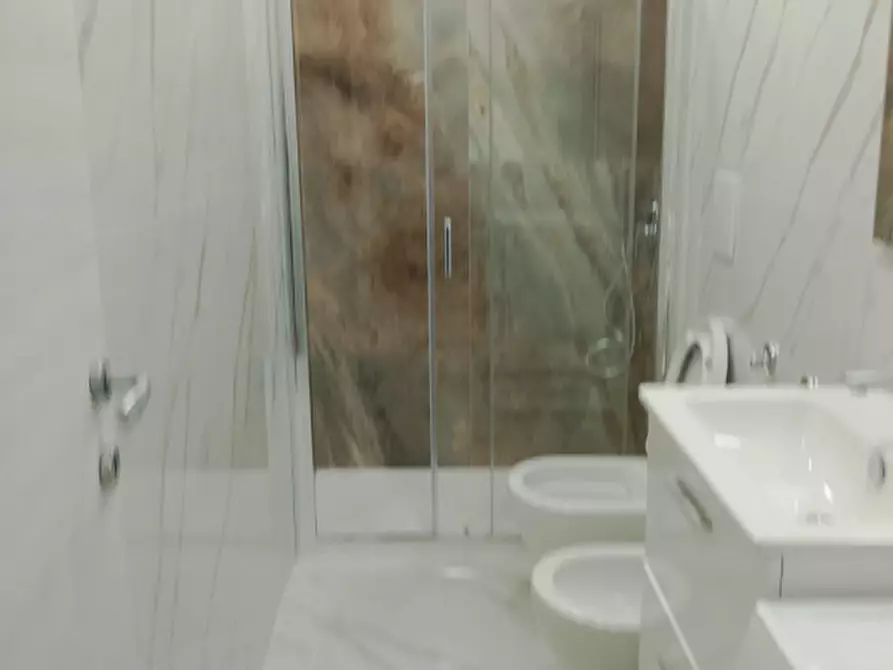 Immagine 40 di Appartamento in affitto  in largo donna regina 27 a Napoli