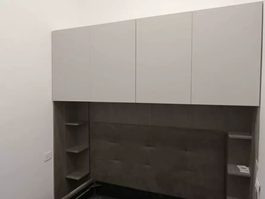 Immagine 43 di Appartamento in affitto  in largo donna regina 27 a Napoli