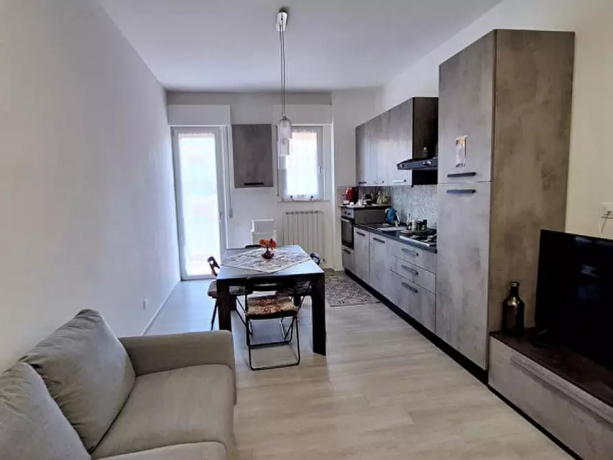 Immagine 4 di Appartamento in vendita  in Via Ugo Foscolo a Ancona