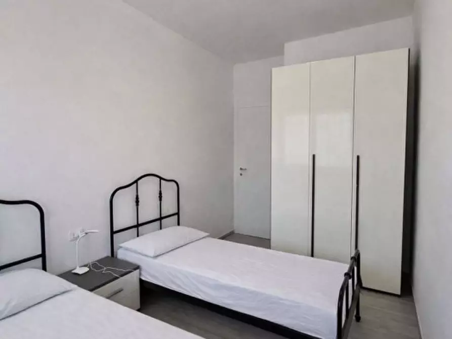 Immagine 7 di Appartamento in vendita  in Via Ugo Foscolo a Ancona