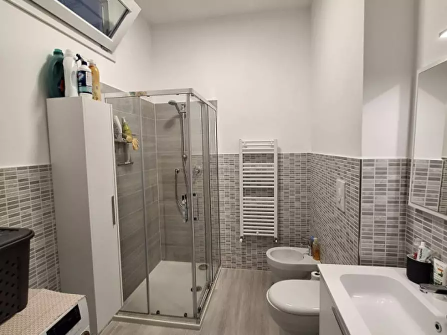 Immagine 9 di Appartamento in vendita  in Via Ugo Foscolo a Ancona