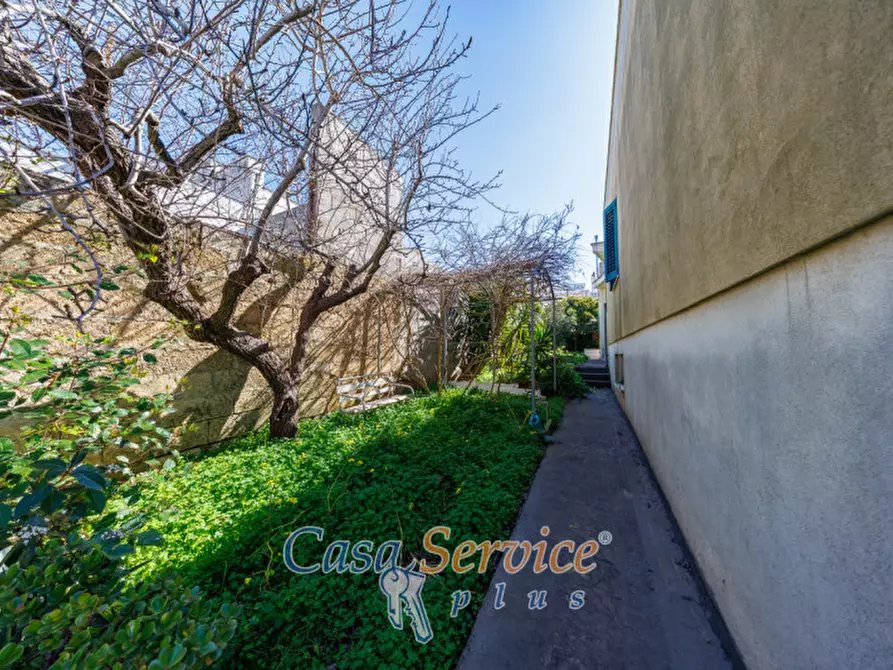 Immagine 3 di Villa in vendita  in Via Supersano a Casarano