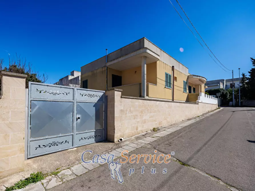 Immagine 4 di Villa in vendita  in Via Supersano a Casarano