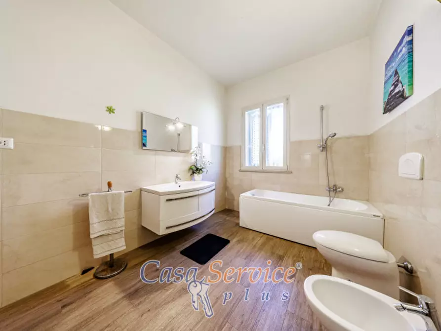 Immagine 27 di Villa in vendita  in Via Supersano a Casarano