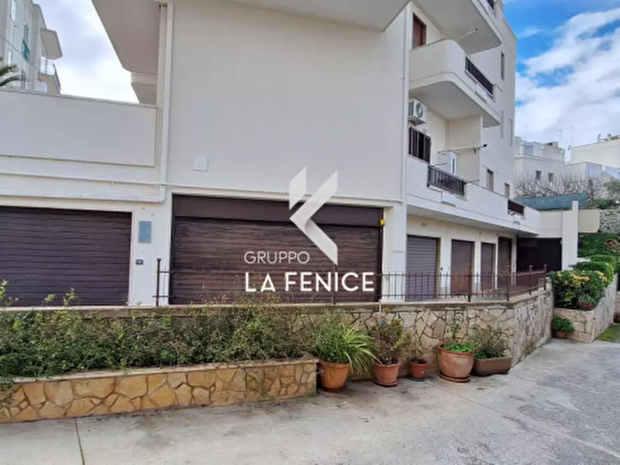 Immagine 4 di Garage in vendita  in via Salvo D'acquisto a Locorotondo
