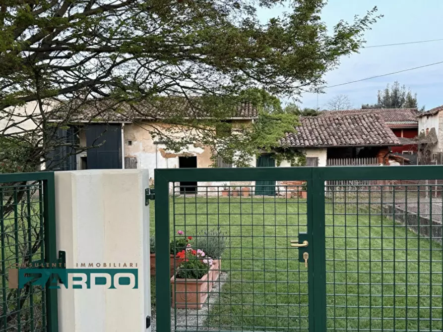 Immagine 1 di Rustico / casale in vendita  in Viale Italia Galliera Veneta a Galliera Veneta