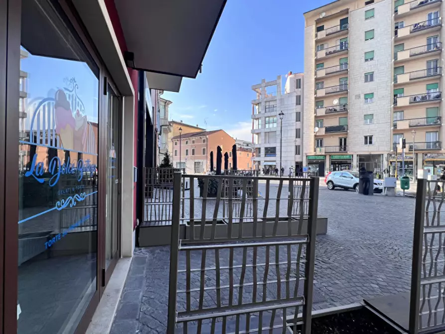Immagine 8 di Negozio in affitto  in Piazza del Popolo a San Martino Buon Albergo