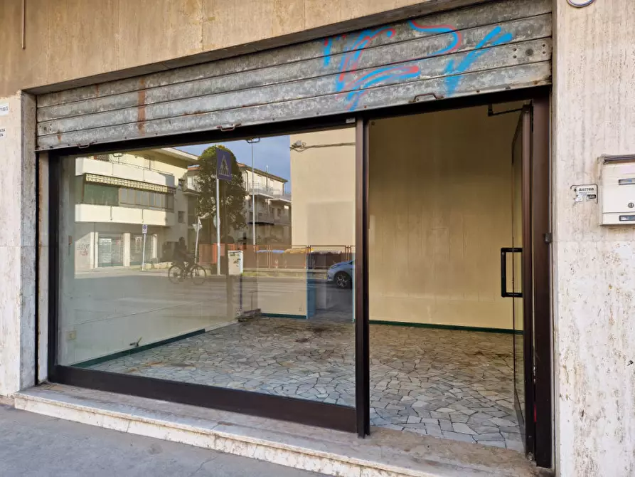 Immagine 1 di Negozio in vendita  in Via Cardinale Callegari a Padova