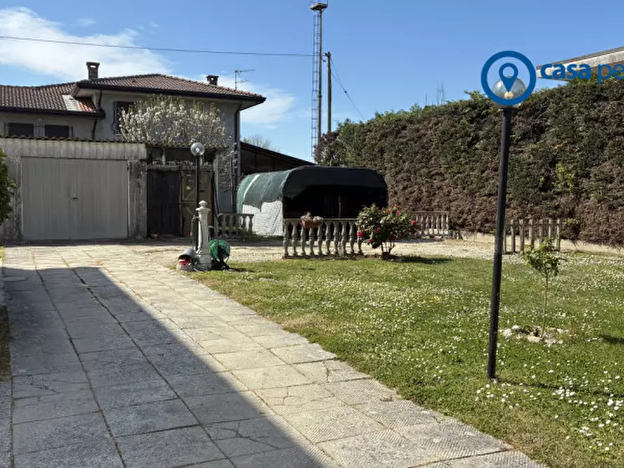Immagine 17 di Casa bifamiliare in vendita  in Via Pietro Nenni, 3 a Gavello