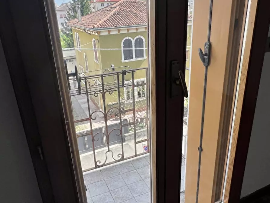 Immagine 3 di Appartamento in vendita  in Via u. Masotto, a Vicenza