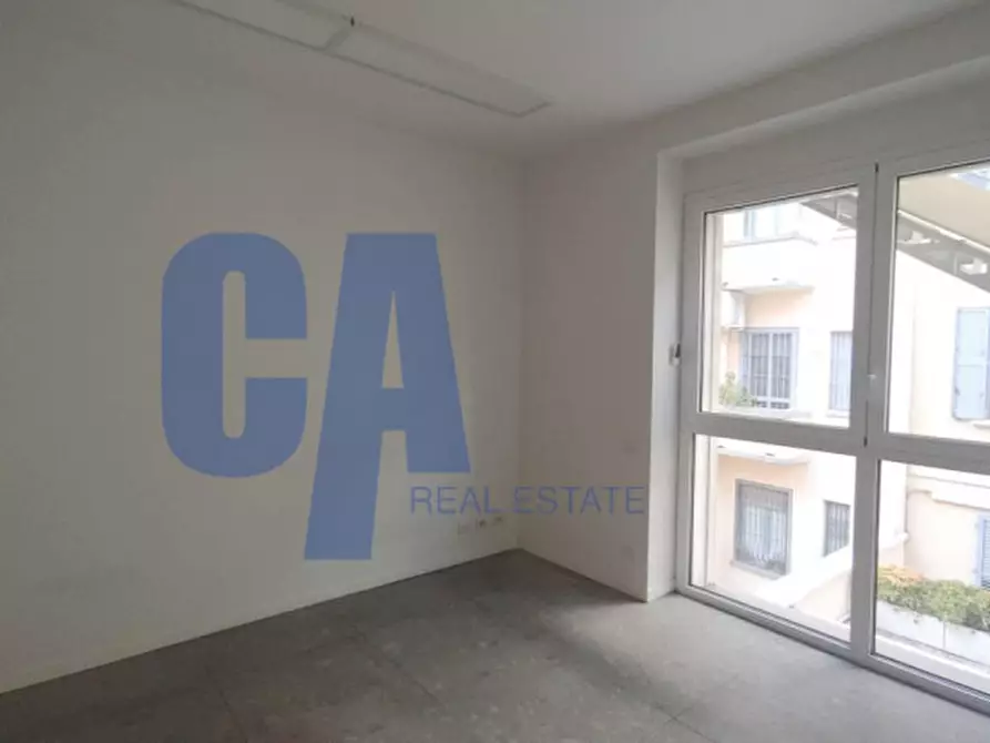 Immagine 23 di Palazzo in affitto  in VIA DEL FUSARO a Milano