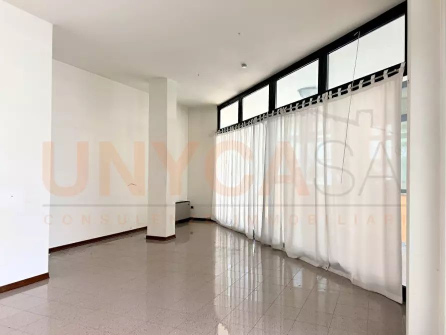 Immagine 1 di Negozio in affitto  in Via IV Novembre a Mestrino