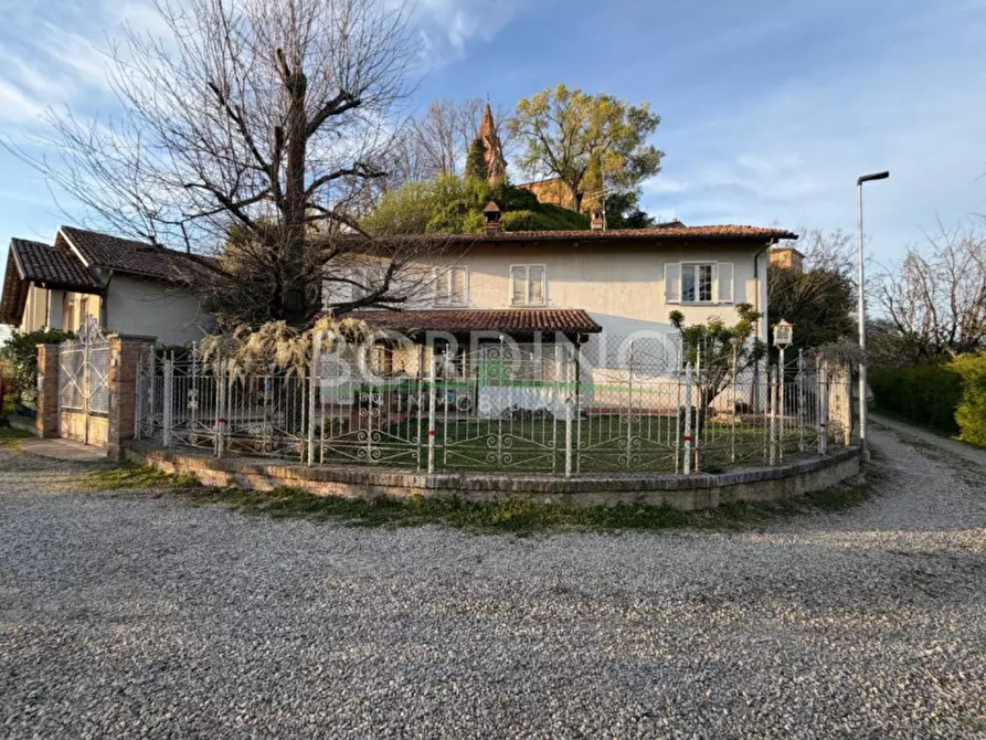Immagine 1 di Villa in vendita  in Via Roma Snc a Magliano Alfieri