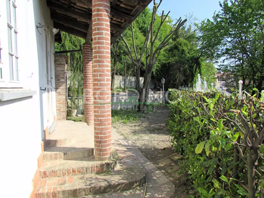 Immagine 16 di Villa in vendita  in Via Roma Snc a Magliano Alfieri