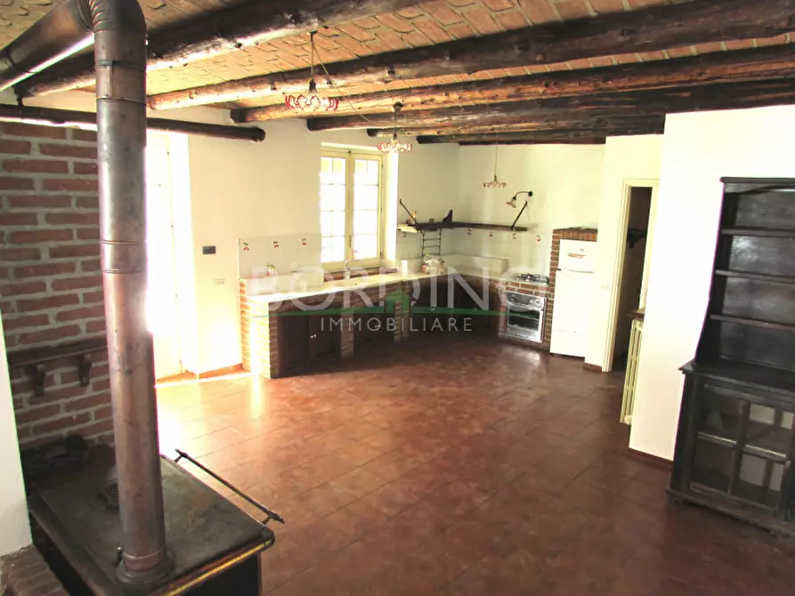 Immagine 30 di Villa in vendita  in Via Roma Snc a Magliano Alfieri