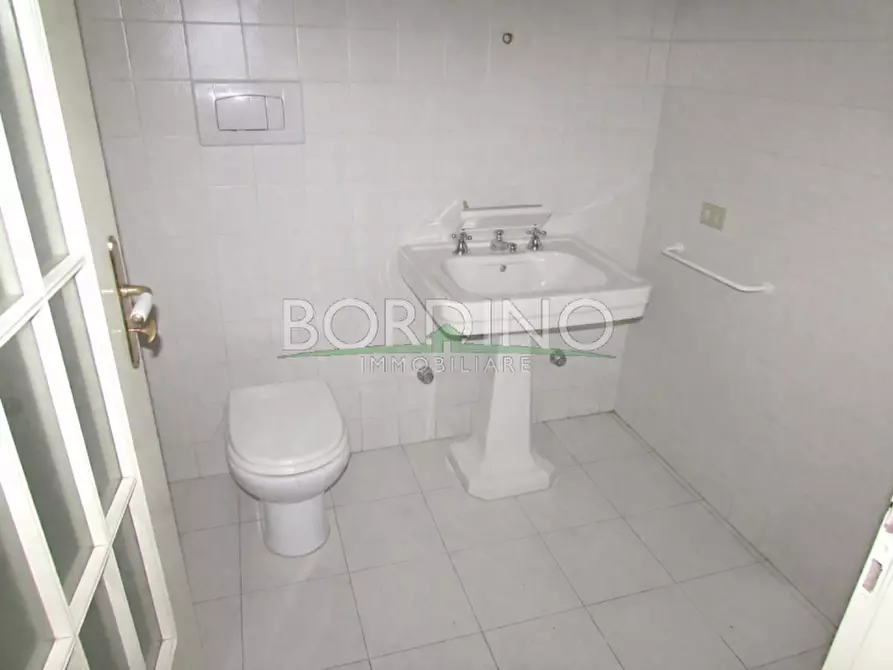 Immagine 35 di Villa in vendita  in Via Roma Snc a Magliano Alfieri