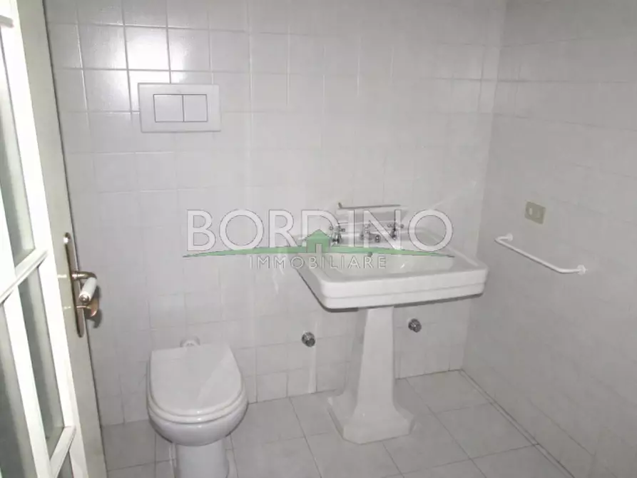 Immagine 36 di Villa in vendita  in Via Roma Snc a Magliano Alfieri