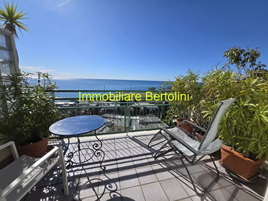 Immagine 1 di Attico in vendita  in Via Padre Semeria, 101 a San Remo